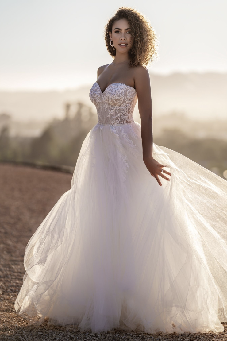 Timeless Elegance: Why Ballgowns Are a Classic Choice for Brides Image