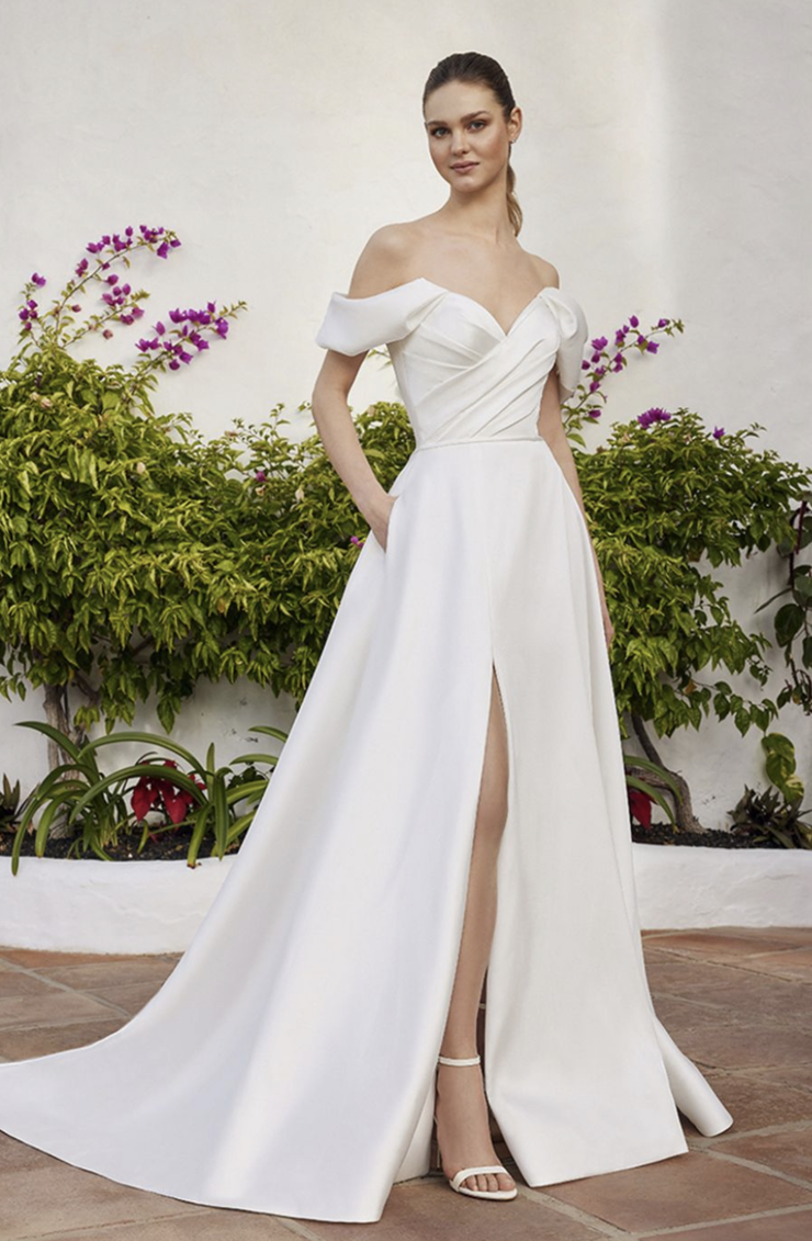 Designer Spotlight: The Timeless Elegance of Enzoani Image