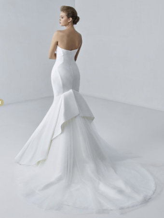 Etoile by Enzoani Style #Adeline #1 Ivory thumbnail