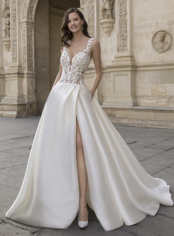Etoile by Enzoani Style #Duchesse #0 default Ivory/Nude thumbnail