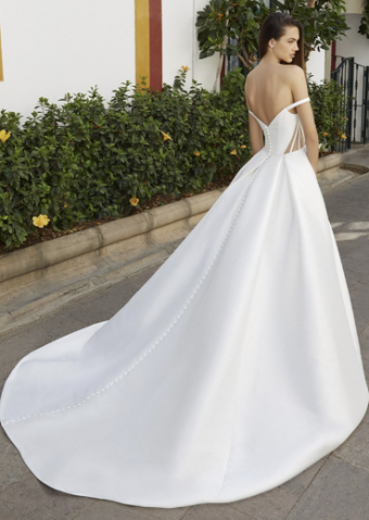 Love by Enzoani Style #Beverly #1 default Ivory/Nude thumbnail