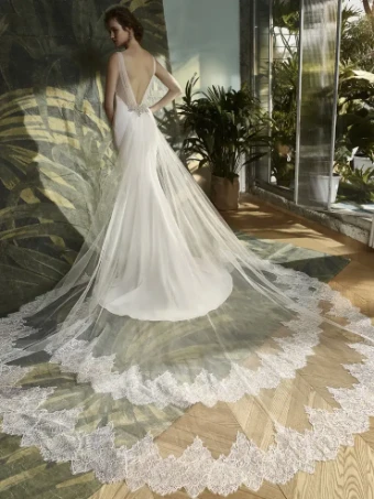 Enzoani Style #Karmel #1 default Ivory thumbnail