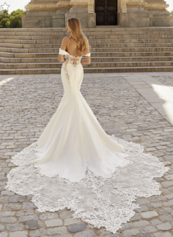 Elysee by Enzoani Style #Lara #1 Ivory/Nude thumbnail