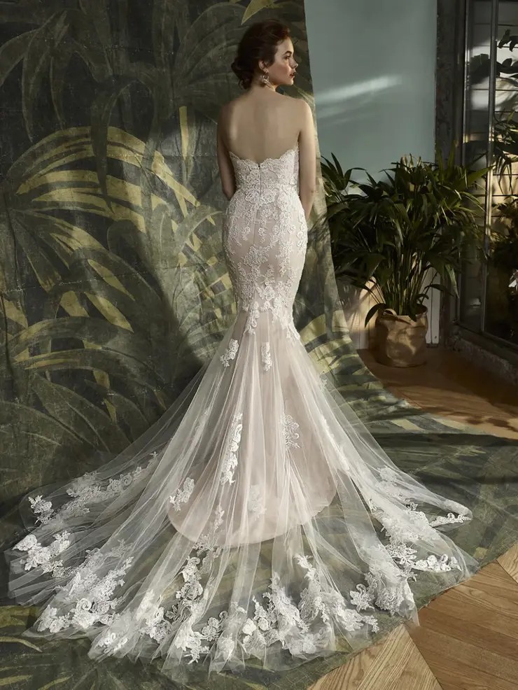 Blue by Enzoani Miosa Bride 21419 Backstock Miosa Bride