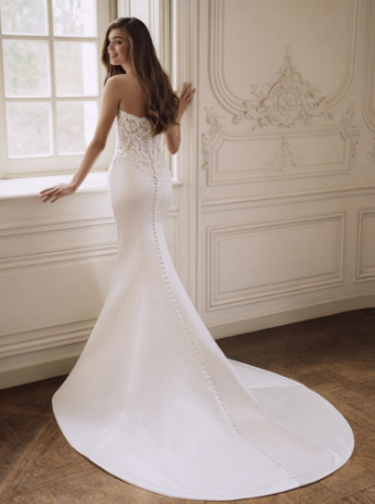 Etoile by Enzoani Style #Fianna #1 default Ivory thumbnail
