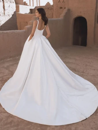 Blue by Enzoani Style #Torvi #1 default Ivory thumbnail