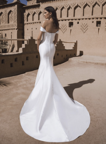 Blue by Enzoani Style #Tova #2 Ivory thumbnail