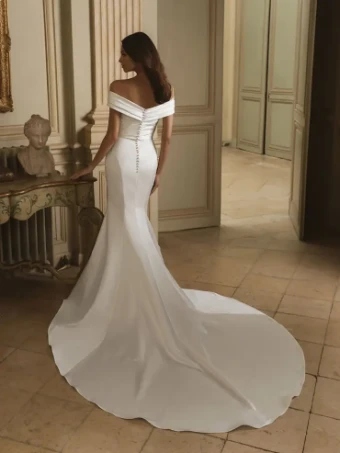 Elysee by Enzoani Style #Garnet #2 Ivory thumbnail
