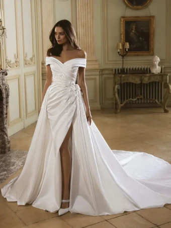 Elysee by Enzoani Style #Garnet #0 default Ivory thumbnail