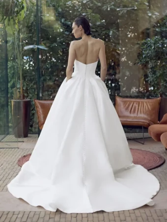 Elysee by Enzoani Style #Giovanna #1 default Ivory thumbnail