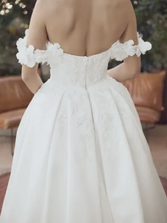 Elysee by Enzoani Style #Genesis #1 default Ivory thumbnail