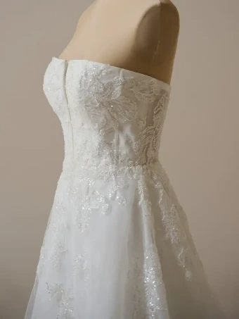 Rebecca Ingram Style #Billie #6 Ivory/Silver Accent thumbnail