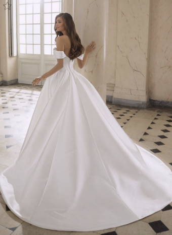 Etoile by Enzoani Style #Freya #2 default Ivory thumbnail