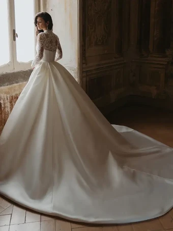 Enzoani Style #Daeneris #0 default Ivory/Nude thumbnail