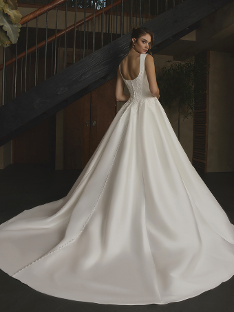 Casablanca Bridal Style #Finch #1 default Ivory thumbnail