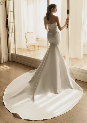 Elysee by Enzoani Style #Havara #1 default Ivory thumbnail