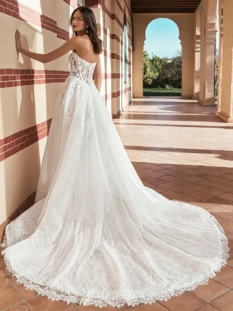 Blue by Enzoani Style #Usenda #0 default Ivory/Nude thumbnail