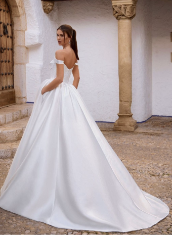 Love by Enzoani Style #Fralina #1 default Ivory thumbnail