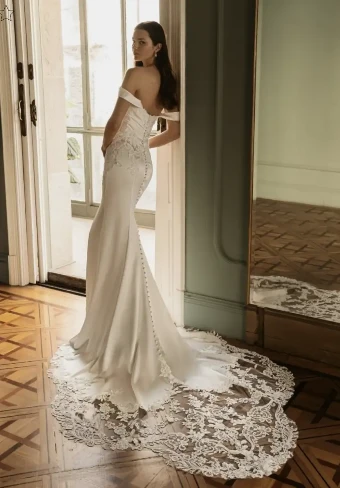 Elysee by Enzoani Style #Hope #1 default Ivory thumbnail